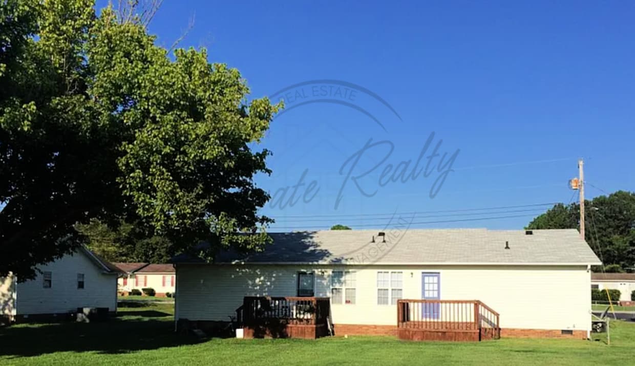 Building Photo - 220 Nowlin Dr