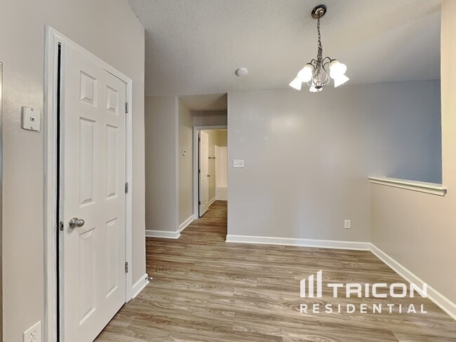 Building Photo - 103 Tanyard Ln