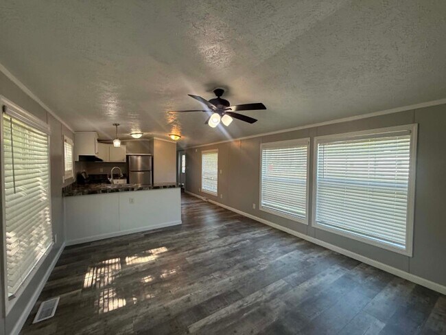 Foto del edificio - 1236 N Oaklane Rd