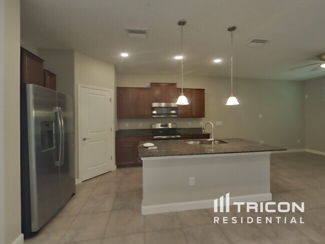 Foto del edificio - 6865 Citrus Creek Ln