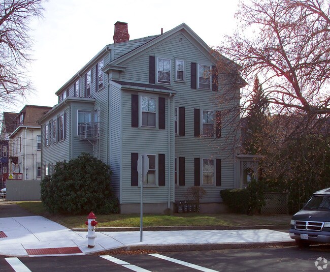 Building Photo - 137 Winter St