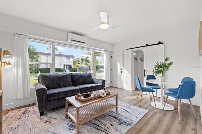 Foto del edificio - 650 70th Ave