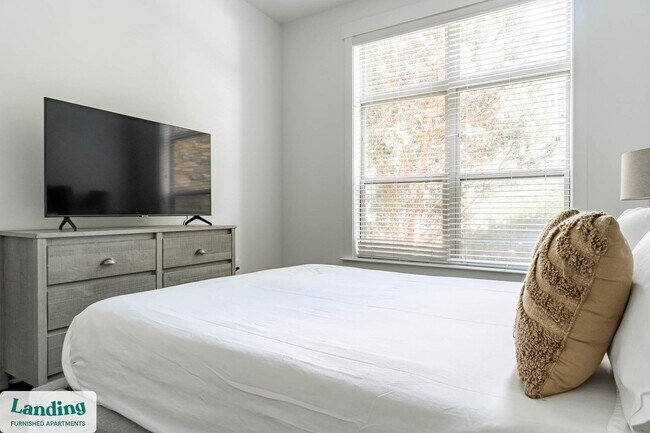 Foto del edificio - 2101 Lakeside Lofts Cir