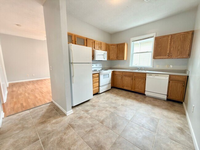 Foto del edificio - 3254 Berwyn Pl