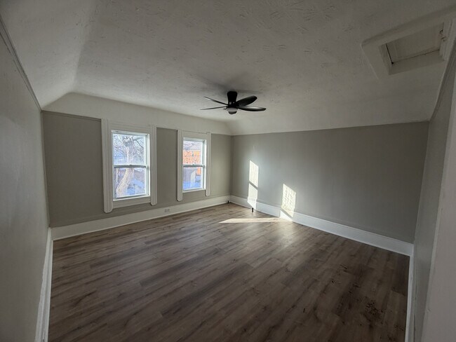 Foto del edificio - 3193 W 50th St