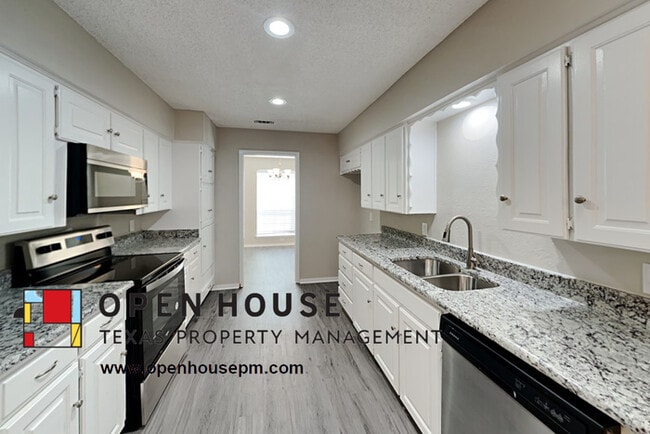 Building Photo - 412 Chisholm Trail, Hurst
