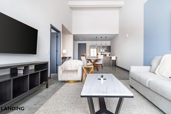 Building Photo - 55 Elm St