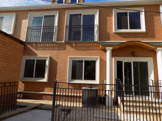Foto del edificio - 85 Steamboat Rd
