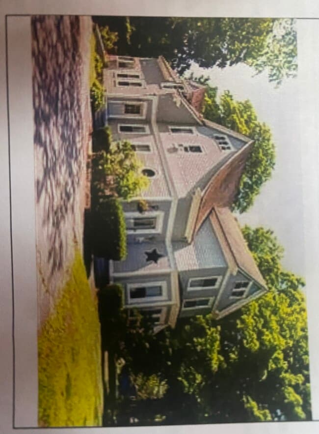 Building Photo - 52 Littleton Rd