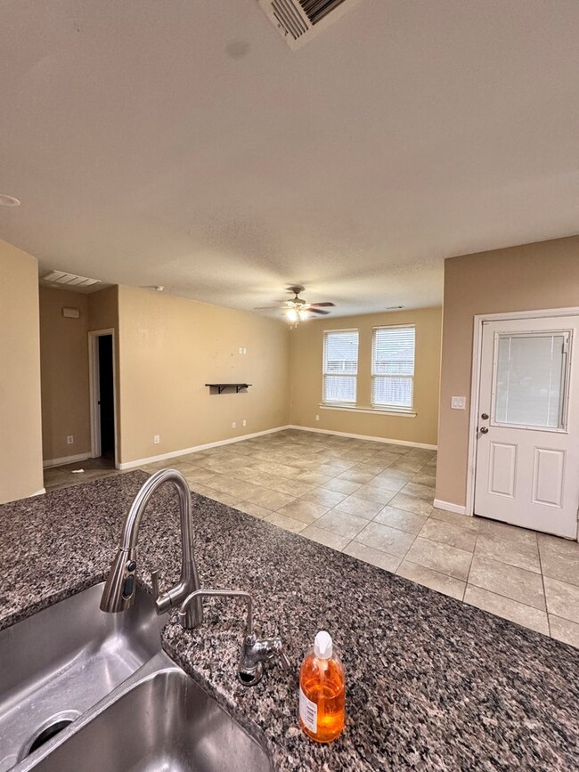 Foto del edificio - 1603 Laguna Meadows Tr