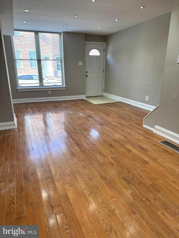 Foto del edificio - 2531 S Warnock St