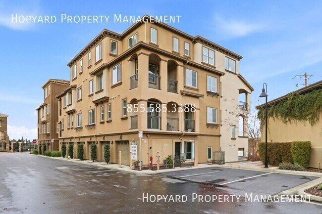 Foto del edificio - 5663 Daylily St