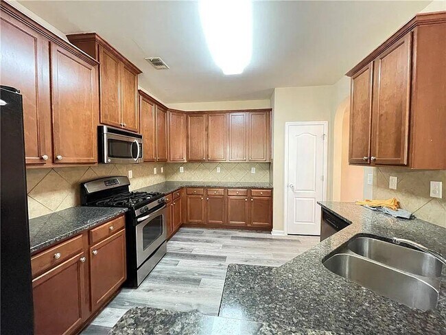 Foto del edificio - 1661 Scenic Pines Dr