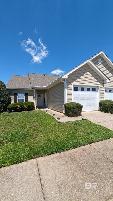 Foto principal - 2651 S Juniper St