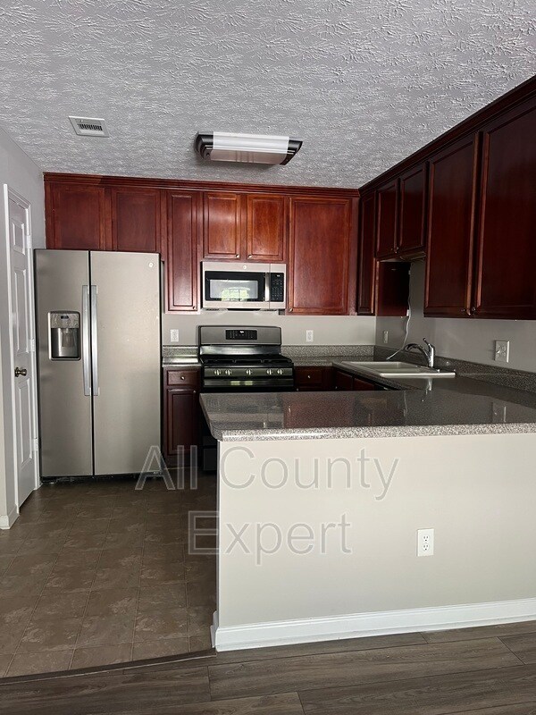 Foto del edificio - 5480 Mountain Top Pl