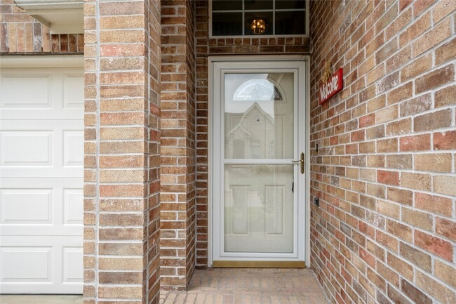 Building Photo - 15954 Cottage Ivy Cir