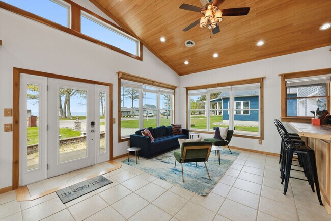Foto del edificio - 4262 Lake Rd E