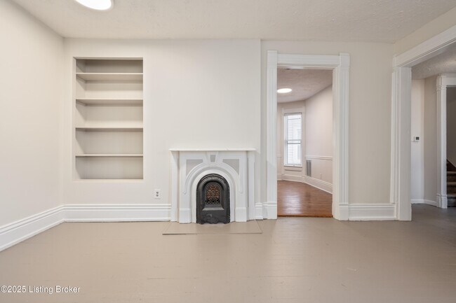 Foto del edificio - 1704 Rosewood Ave