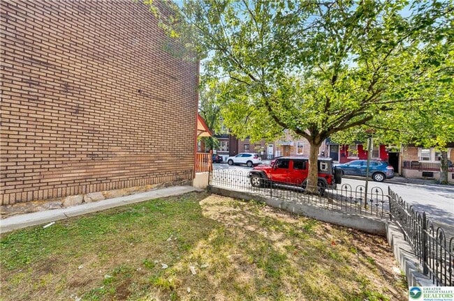 Building Photo - 525 N Ninth St