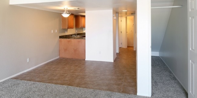 Building Photo - Scottsdale Haciendas Condominiums