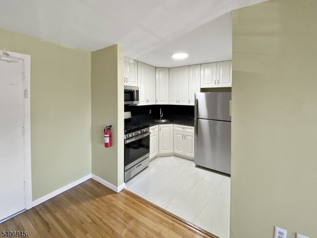 Foto del edificio - 605 Grove St