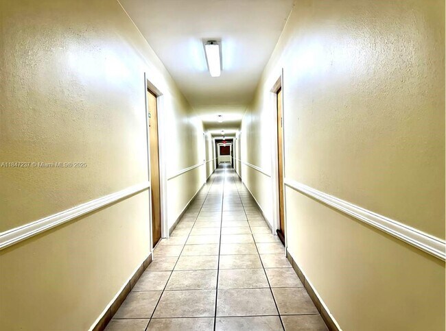 Foto del edificio - 2055 SW 122nd Ave