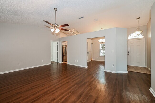 Foto del edificio - 3123 Olde Sutton Parke Dr