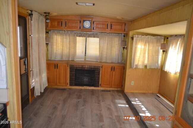 Foto del edificio - 677 S Warner Dr