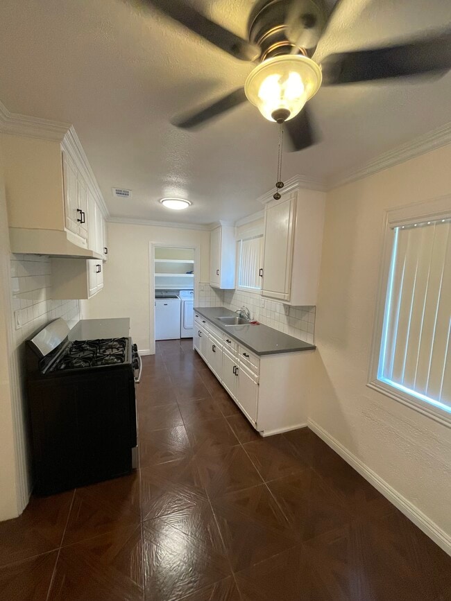 Foto del edificio - 17238 Vanowen St