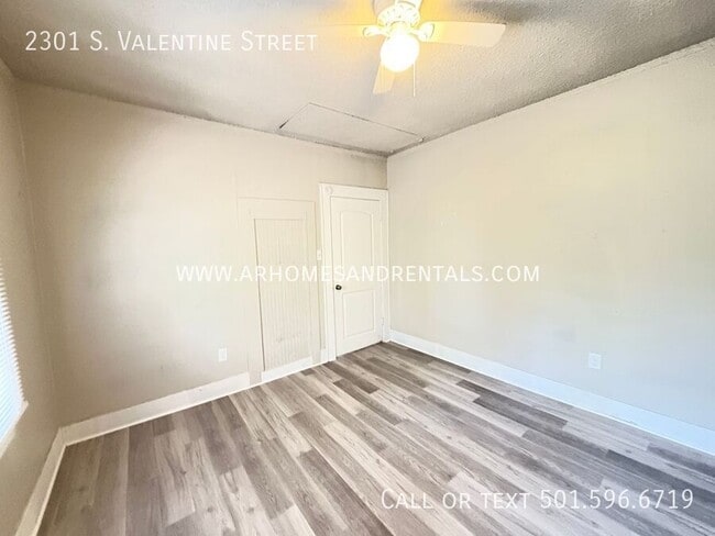 Building Photo - 2301 S Valentine St