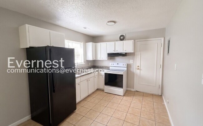 Foto del edificio - 907 Garywood Pl
