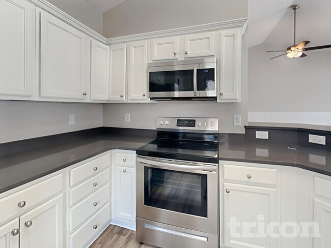 Foto del edificio - 153 Devon Forrest Dr