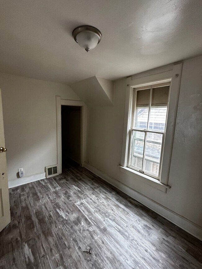 Foto del edificio - 1132 E Clarke St