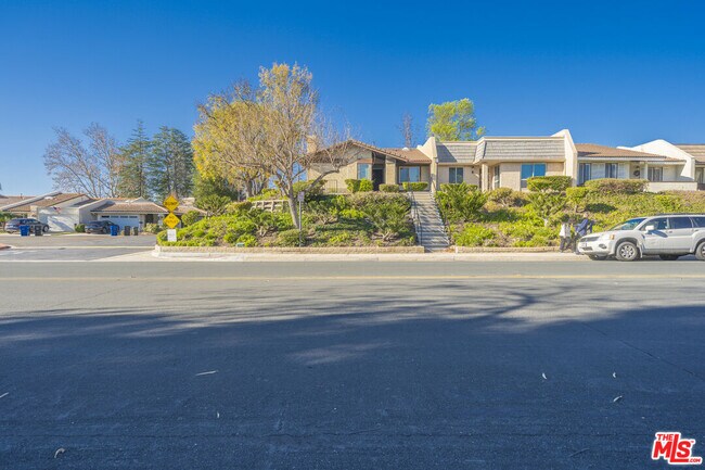 Foto del edificio - 2830 Lakeridge Ln