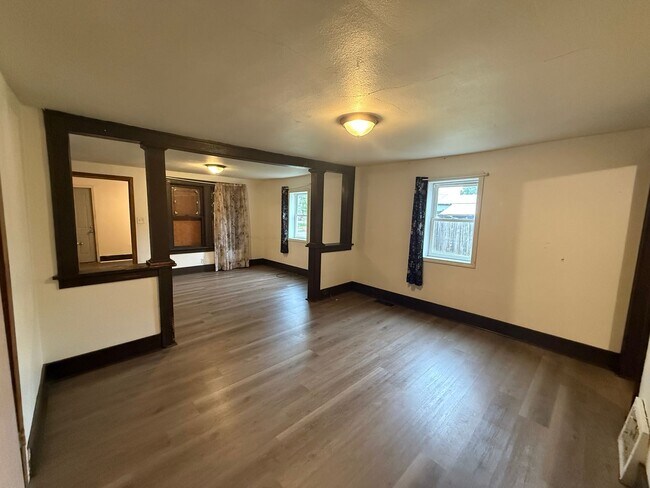 Foto del edificio - 922-924 Caledonia Street