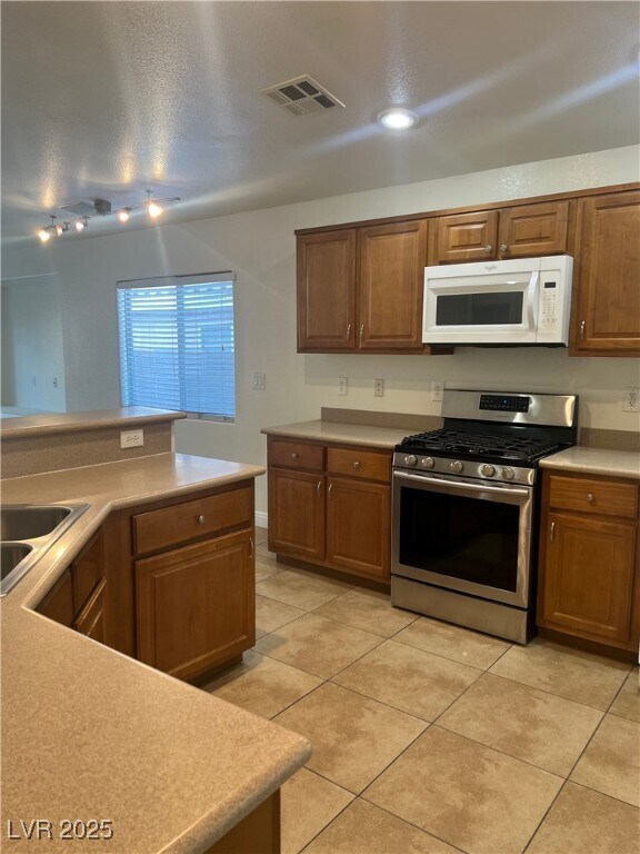 Building Photo - 5858 Sierra Medina Ave