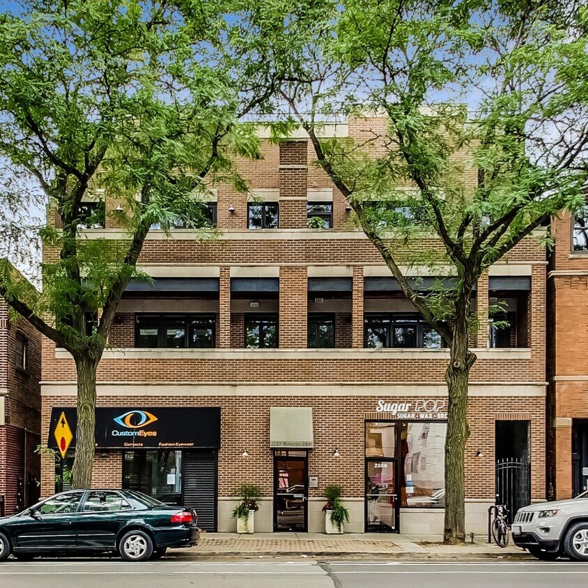 Foto principal - 2110 W Roscoe St