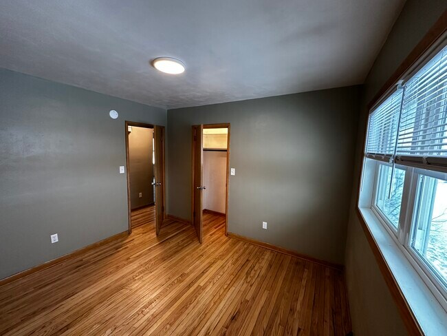 Foto del edificio - 716 15th Ave SE