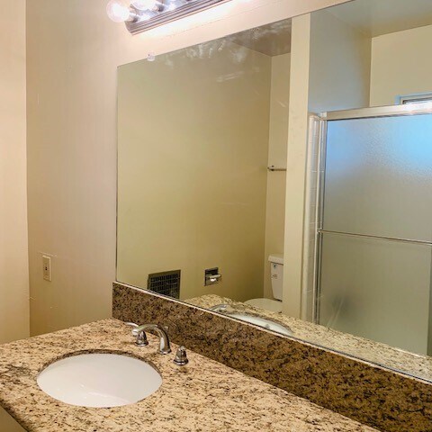 Foto del edificio - 4415 Ocean View Blvd