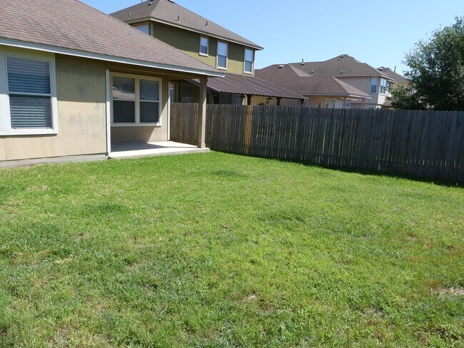 Building Photo - PRICE DROP !!