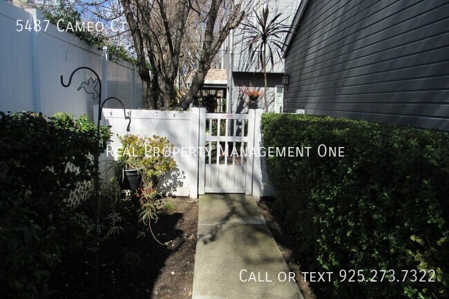 Foto del edificio - 5487 Cameo Ct