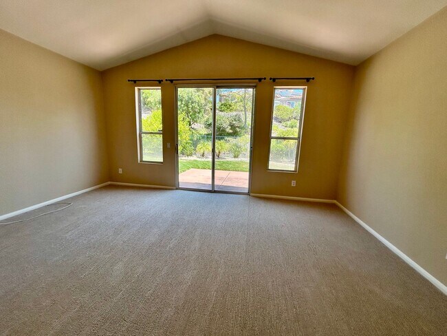 Foto del edificio - Spacious 4 Bed/2.5 Bath Home Escondido
