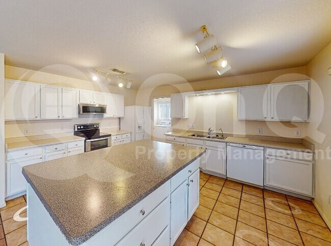 Foto del edificio - 3477 N Crystal Hill Ave