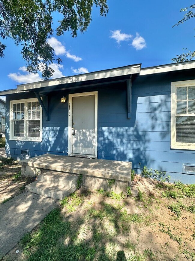 Building Photo - Cozy 2 Bedroom Home Available to Lease!!