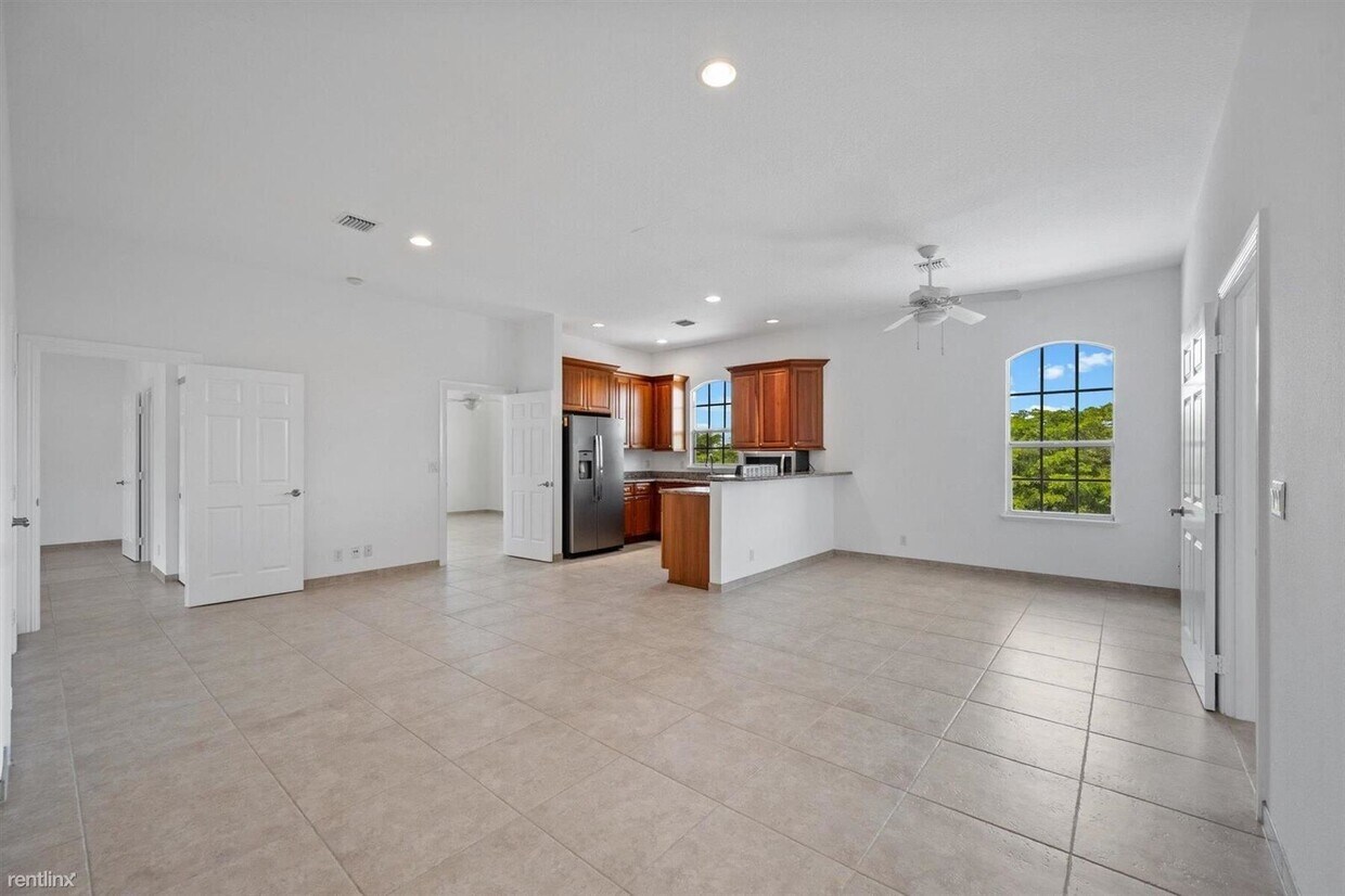 Foto principal - 4 br, 3.5 bath House - 3287 Grande Rd