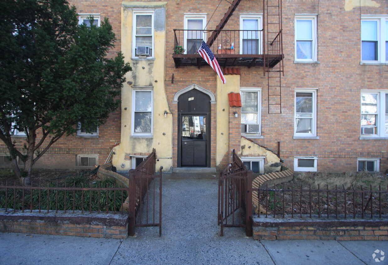 Building Photo - 107 Bay 25th St