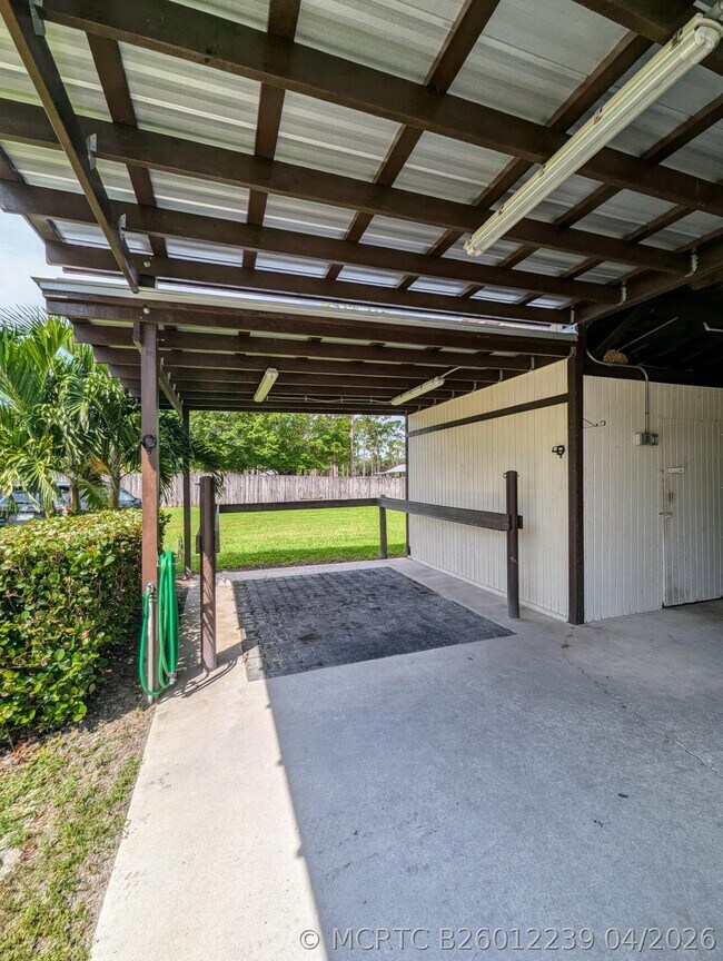 Foto del edificio - 13161 Casey Rd