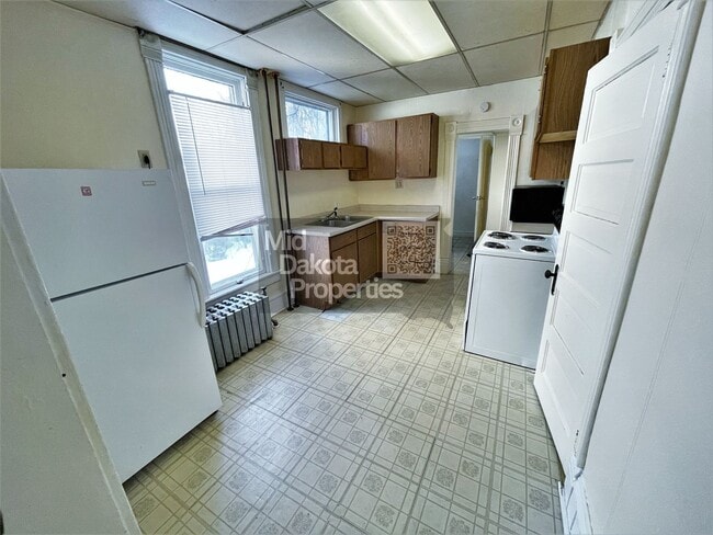 Building Photo - 401 N Rowley St