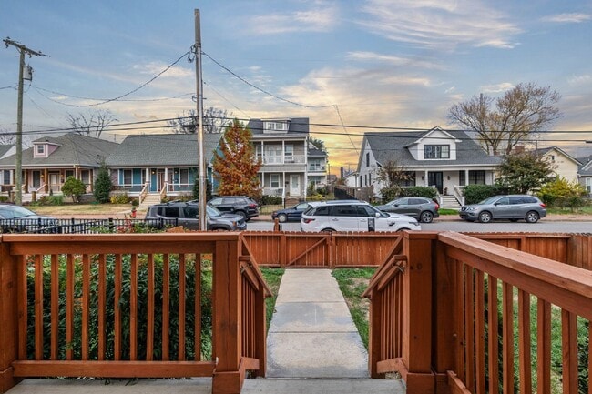 Photo - Spacious 4-Bed Gem in Nashville: 2360 sq f... Apartment
