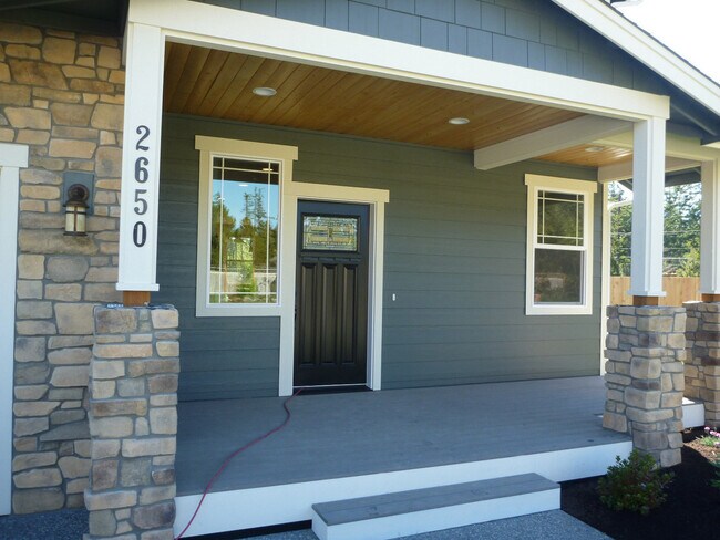 Building Photo - Impressive Dog Friendly Home Available!